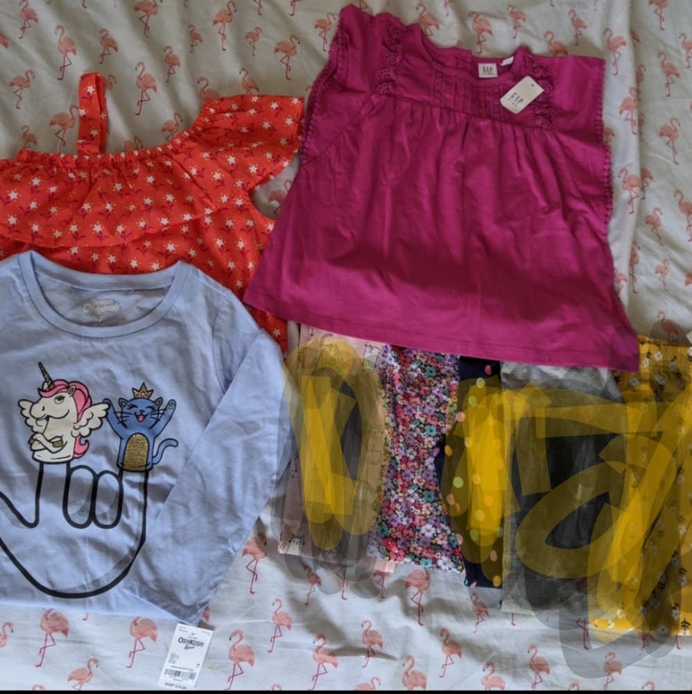 New gap tops lot of 2